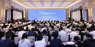 pp电子游艺官网公司与黄冈南湖学院携手参与平湖当局组织的校企科研合作典礼并签定合作和谈